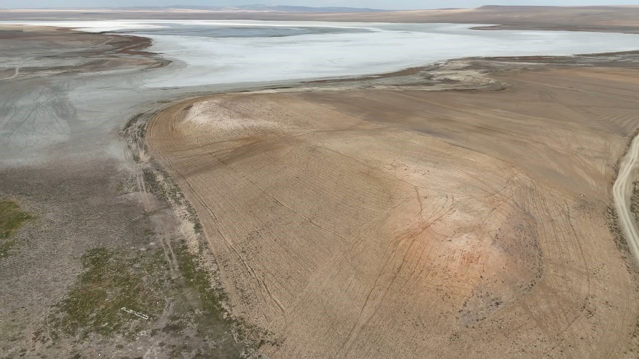 Kuraklıktan göller bir bir kuruyor