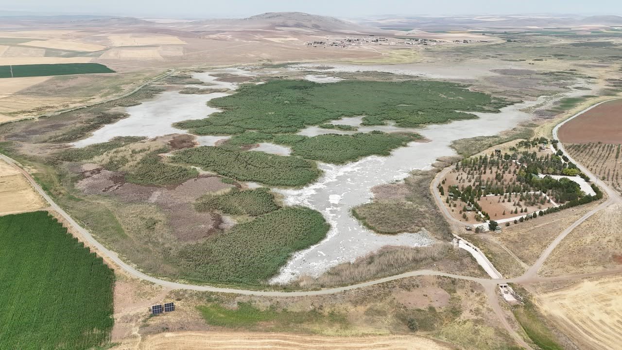 Kuraklıktan göller bir bir kuruyor