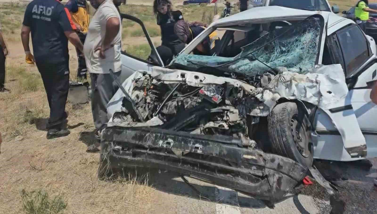 Aksaray’da otomobil ile kamyonet çarpıştı: 1 ölü, 3 yaralı