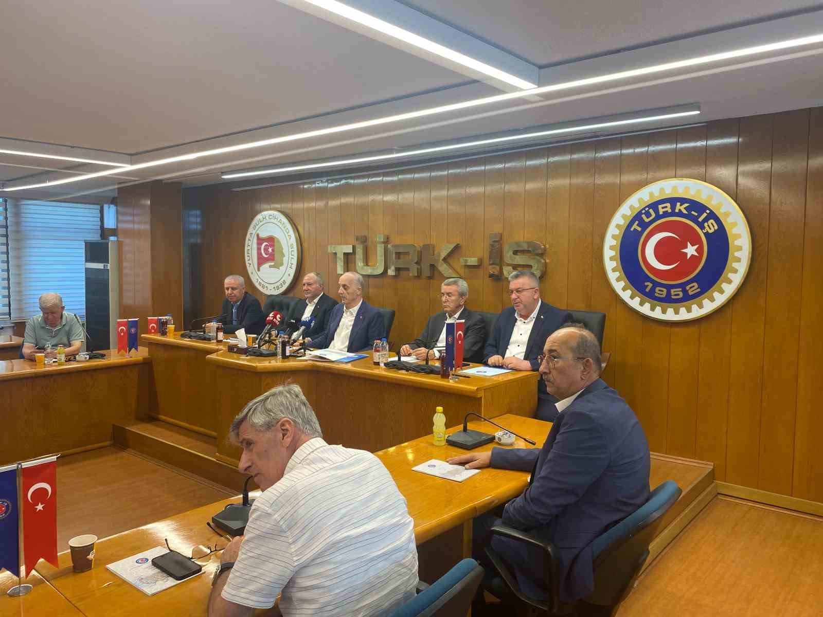 TÜRK-İŞ Başkanı Atalay: "Biz grevi amaç olarak görmedik, araç gördük"