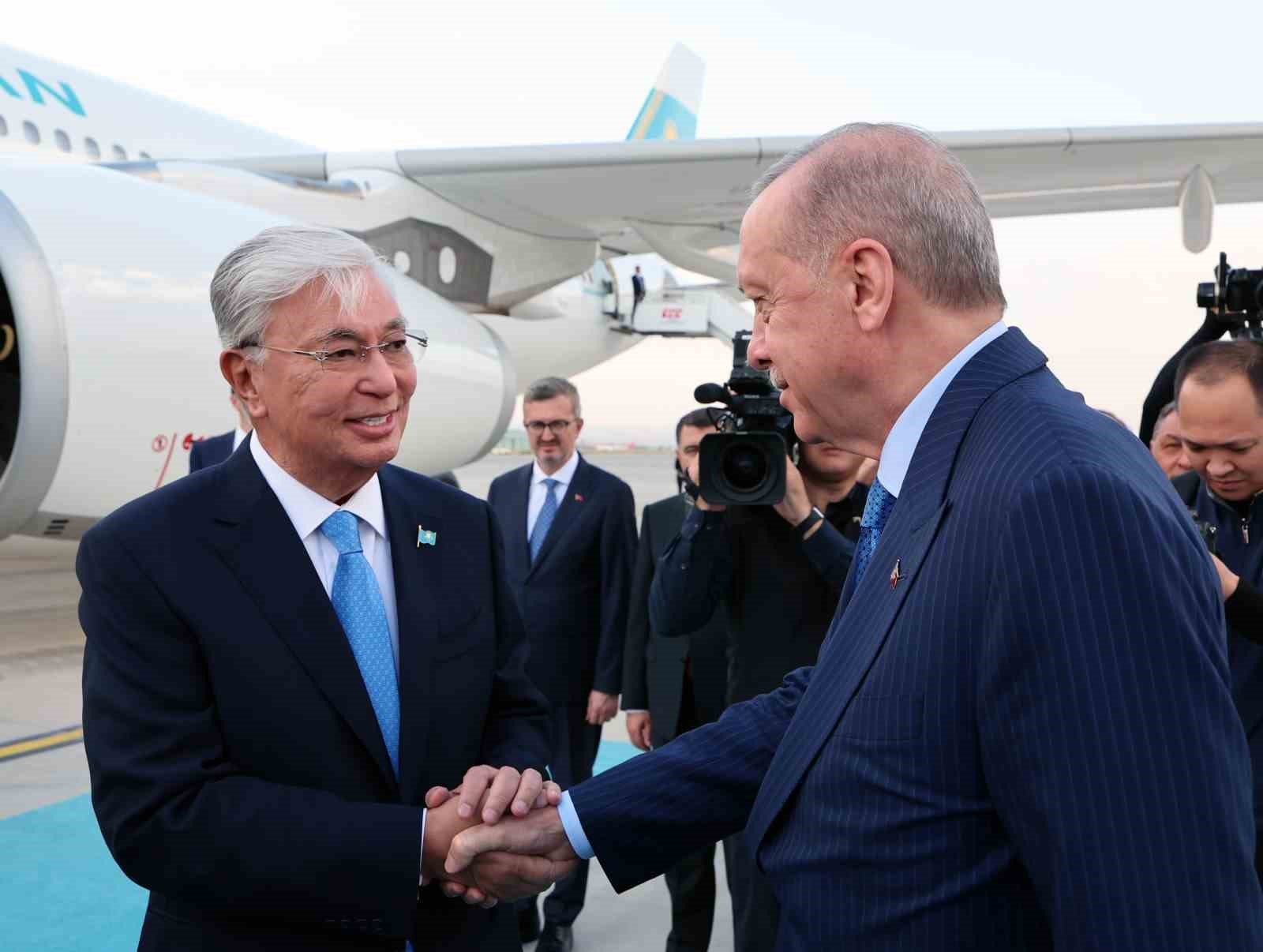 Cumhurbaşkanı Erdoğan, Kazakistan Cumhurbaşkanı Tokayev’i resmi törenle karşıladı