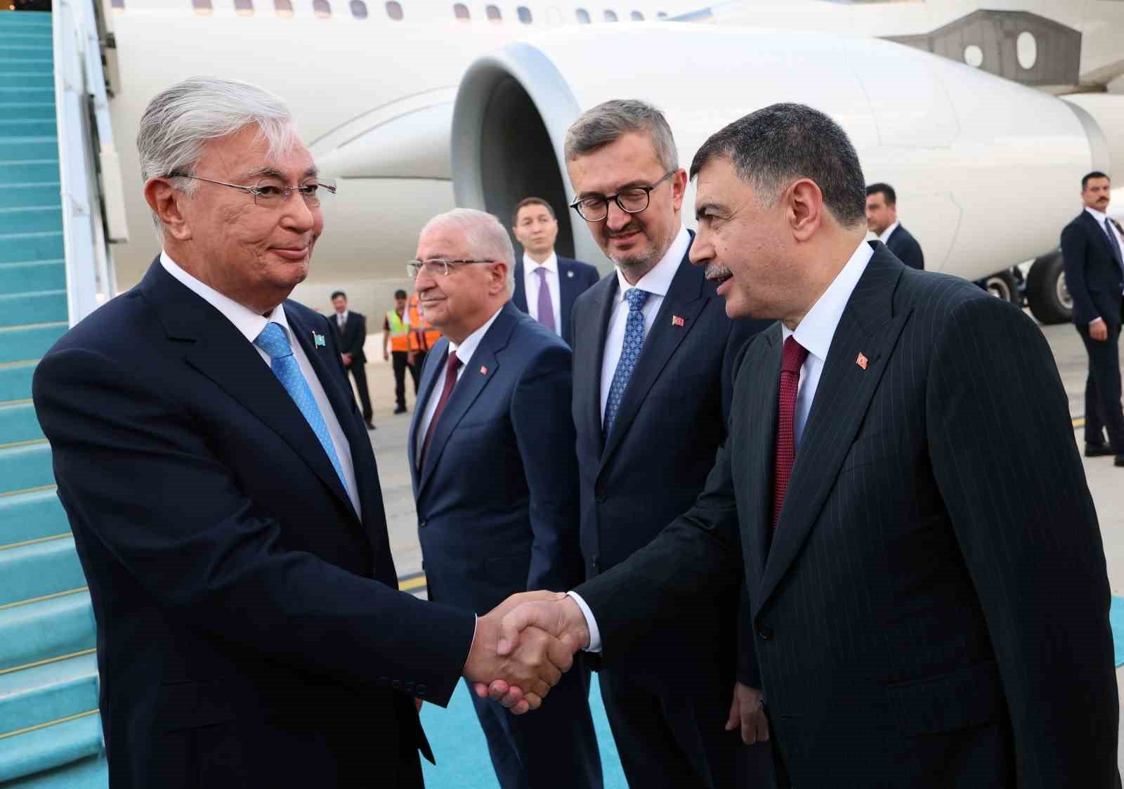 Cumhurbaşkanı Erdoğan, Kazakistan Cumhurbaşkanı Tokayev’i resmi törenle karşıladı