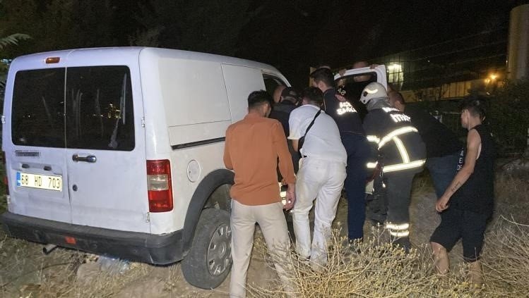 Alkollü ve ehliyetsiz sürücü kaza yaptı: Sürücü ağır yaralı