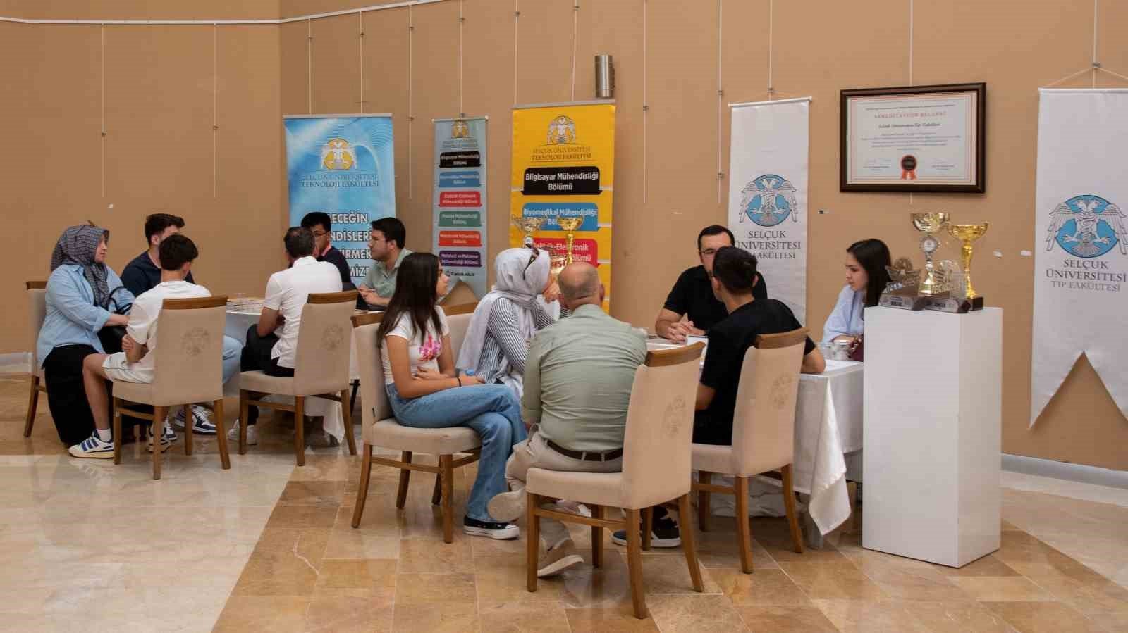 Selçuk Üniversitesi, aday öğrencilere kapılarını açtı