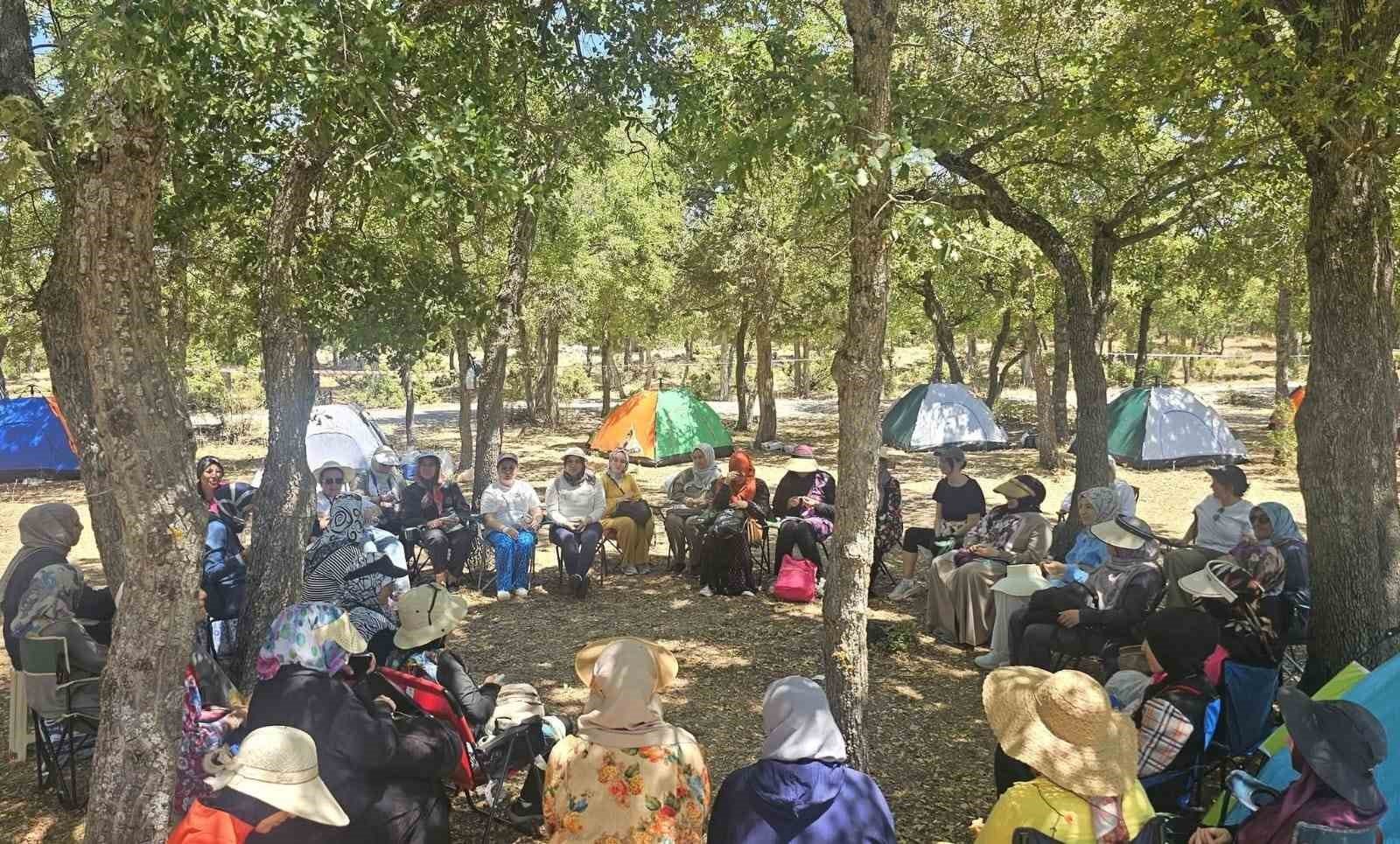 Konyalı kadınlar bu sefer günde değil, Beyşehir’deki kampta buluştu