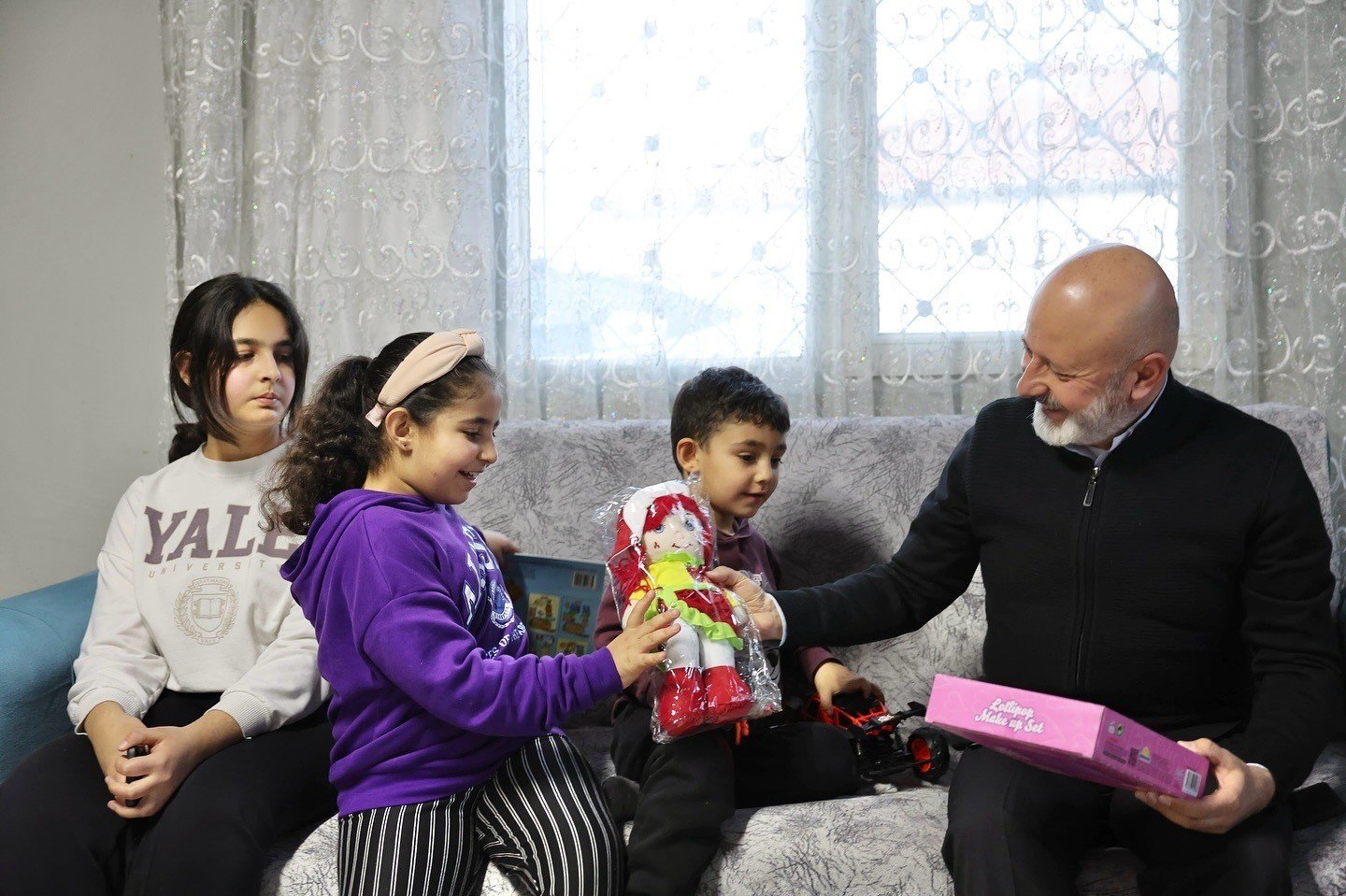 Başkan Çolakbayrakdar: “Aile, Toplumun Temeli ve Güçlü Yarınların Güvencesidir”